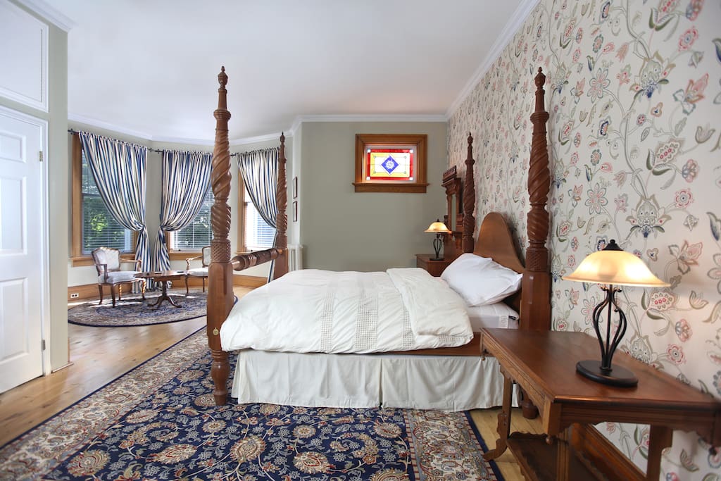 Sara & Solomon Room