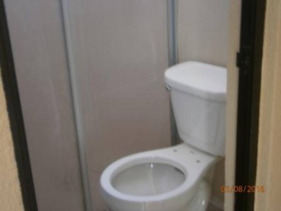 Baño compartido en la planta alta