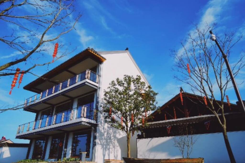 梓缘江边楼
