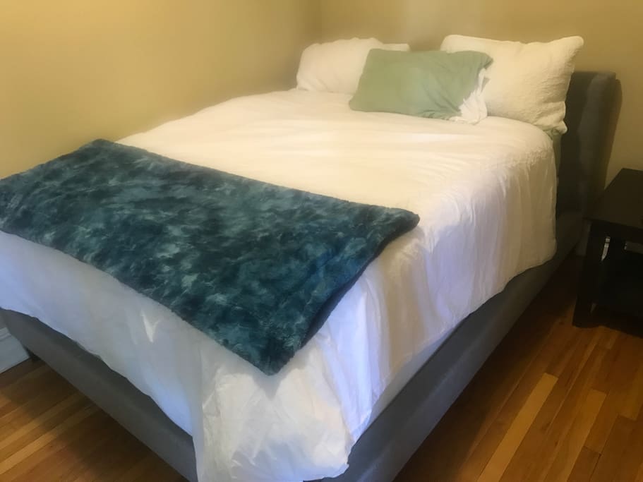 queen size bed