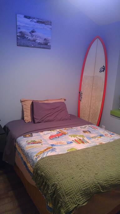 Comfy queen bed!
