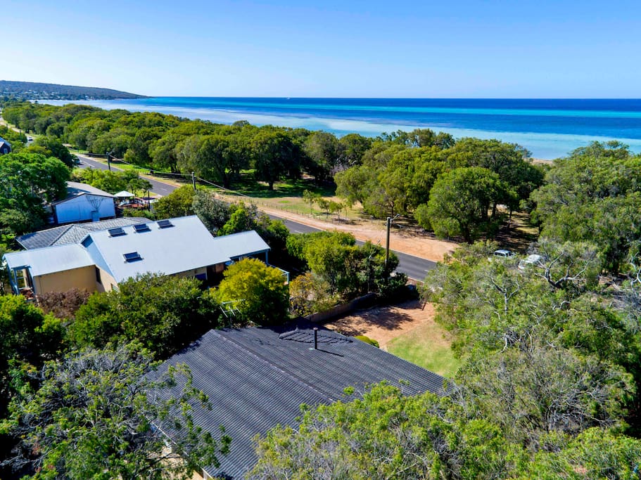 Geographe Bay only a 2 min walk