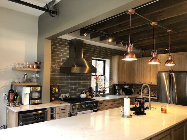 Large Home with Guesthouse in the Brewery District