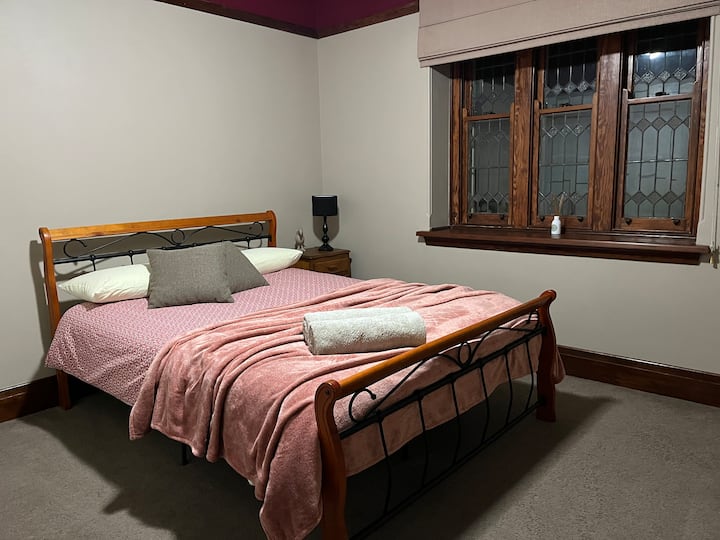 Top 19 Airbnb Vacation Rentals In Wagga Wagga, Australia Trip101