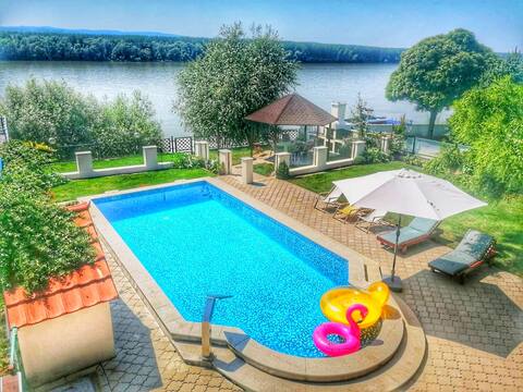 Stunning Danube Villa