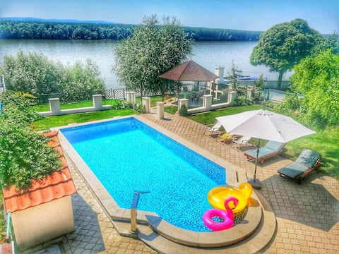 Stunning Danube Villa