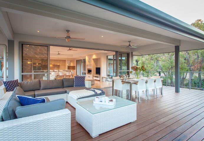 Deck House I Private Properties gallery image 4