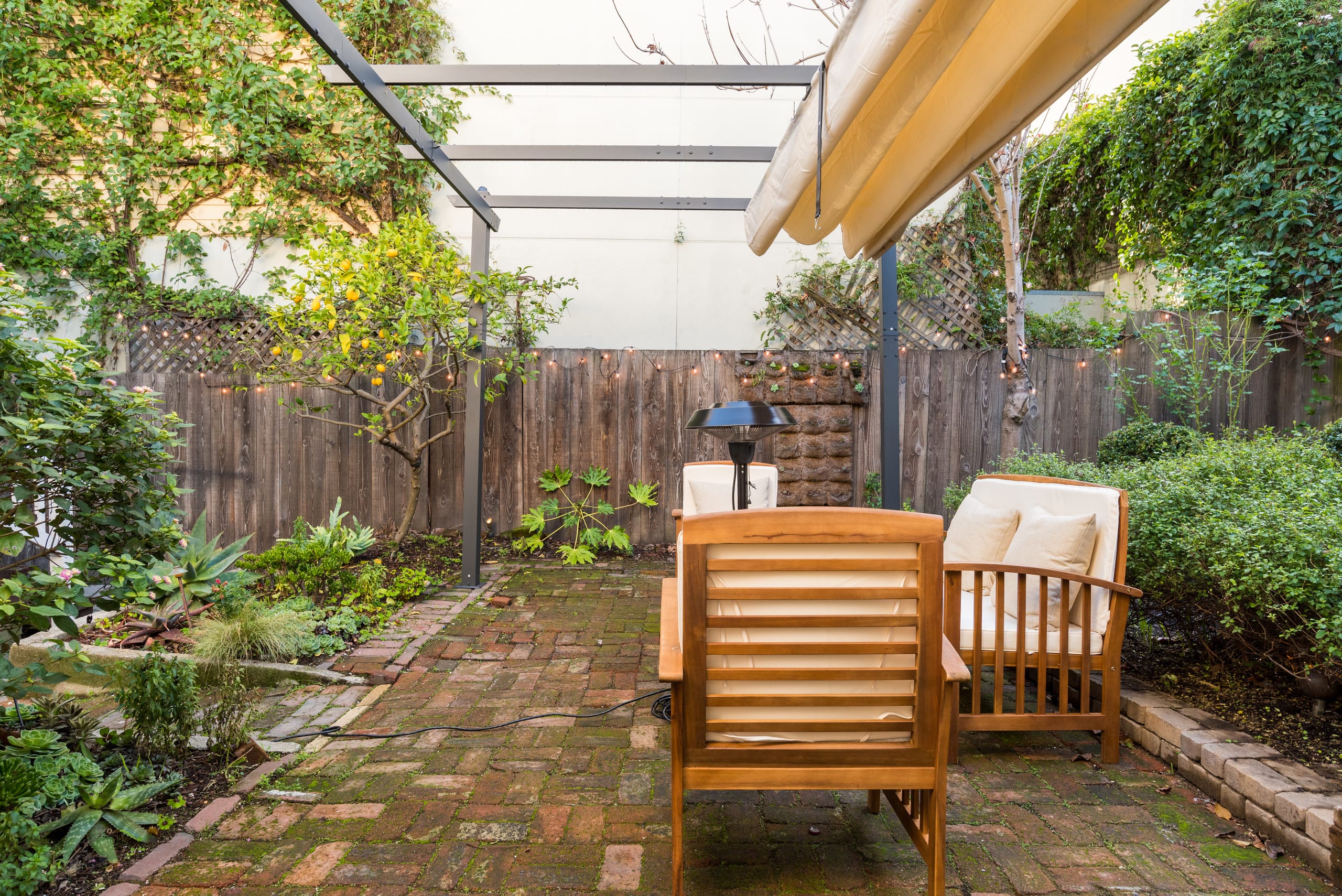 Home in San Francisco · ★4.96 · 3 bedrooms · 3 beds · 2 baths - Image 30