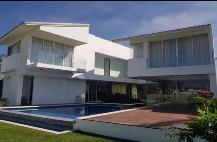 Espectacular Casa Fracc. Lomas De Cocoyoc - Mexico