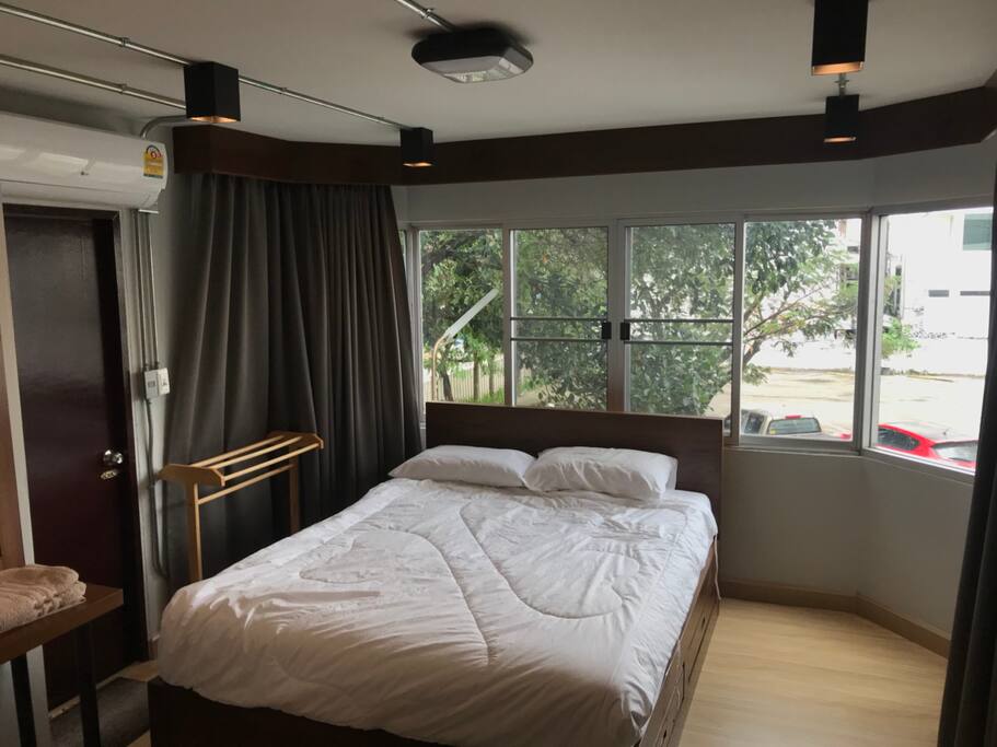 super comfy queensize bed