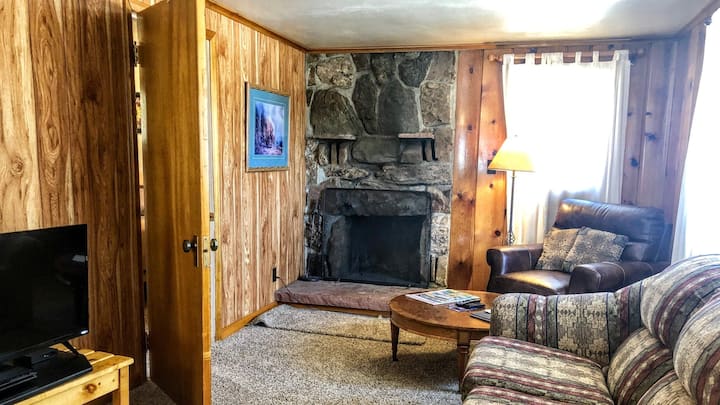 Cabin 6, Cabin By The Pool In The Mountains - Estes Park, CO