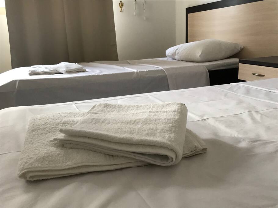 Twin bedroom