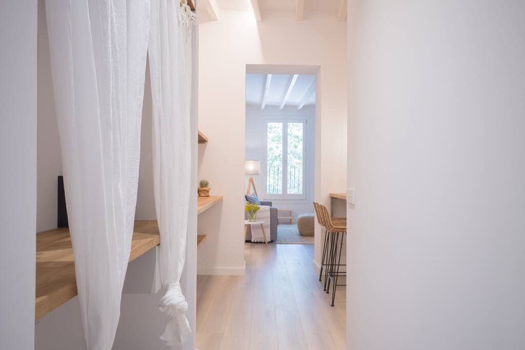 The hall to the living area