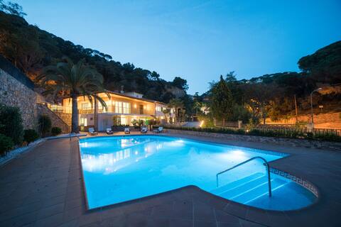 CANYELLES BEACH COSTA BRAVA