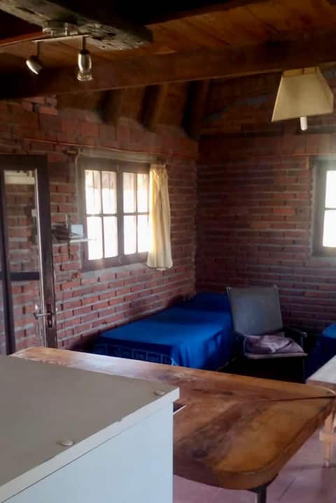 Anuncio de Airbnb popular: Valicheta Cabin. Unbeatable location en Barra De Valizas
