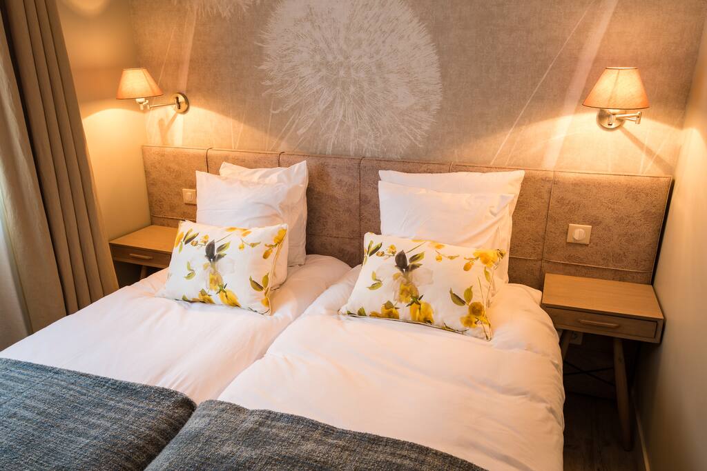 Chambre 1 (Etage) - Deux lits simples (draps fournis)