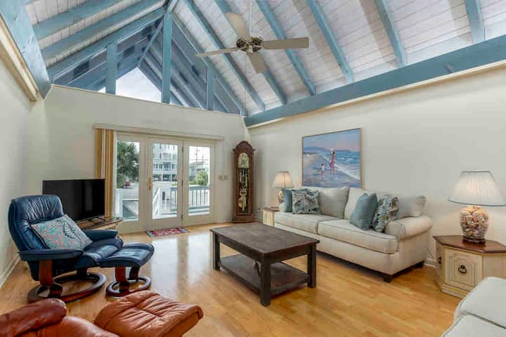 Beach House ~Ocean Views W/ Private Balcony & Bbq - North Myrtle Beach, SC