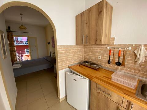 Successful Airbnb property: Voula Central Studio 6 in Δήμος Κεντρικής Κέρκυρας και Διαποντίων Νήσων