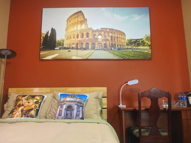 *Roman Holiday* UCF| Dine-In Kitchenette + Library