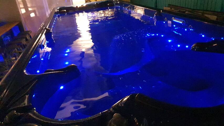 “The Prince” Luxury house with private chef gallery image 3