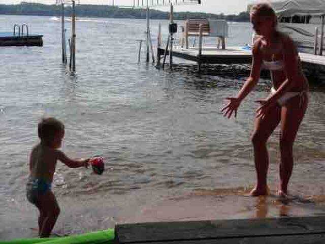 Lake Sylvia Peninsula Paradise, 17’ Water Clarity gallery image 5