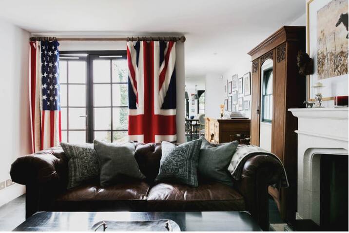 The Gothic Cottage, Barnes gallery image 3