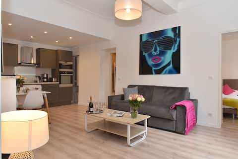 Annonce Airbnb populaire: BRAND NEW Large unit for 4 with AC, WIFI, quiet à Antibes