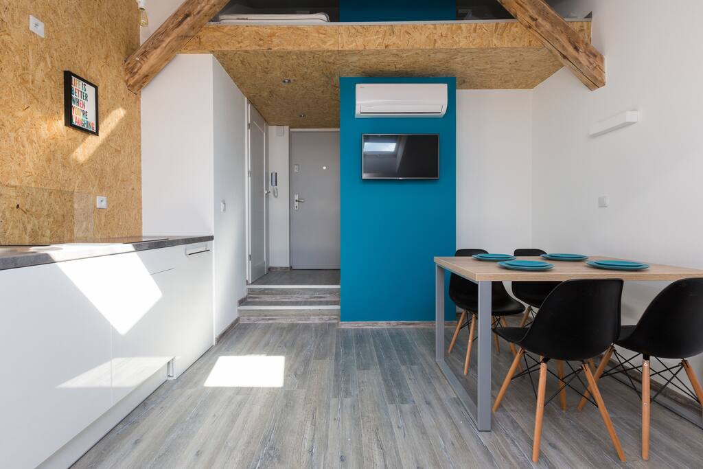 Apartament na poddaszu, dobrze doświetlony
