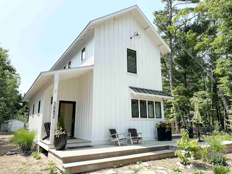 Whitetail Farmhouse