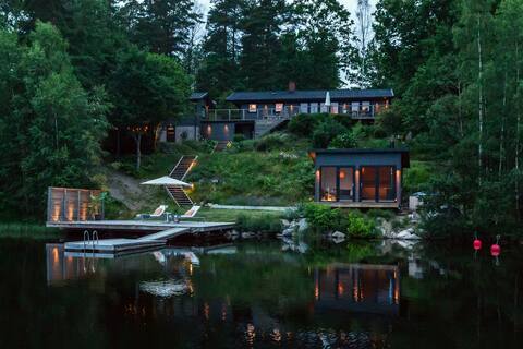 Newly renovated house with jetty and sauna