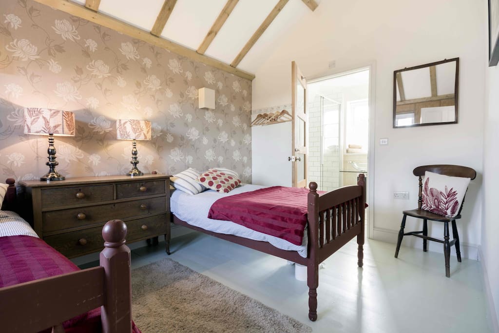 twin bedroom