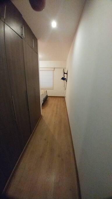 Walking Closet / Closet