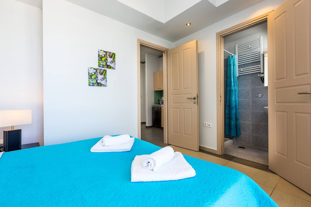 Bedroom with double bed