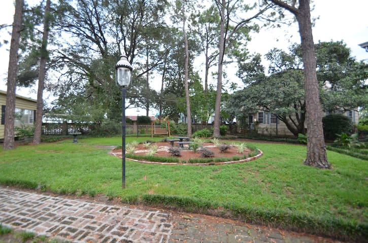 Stay Savannah Vacation Rentals managed Airbnb listing 2