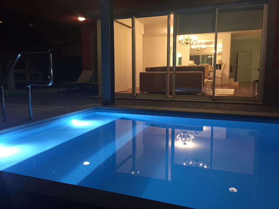 swimming pool with sea view and private.