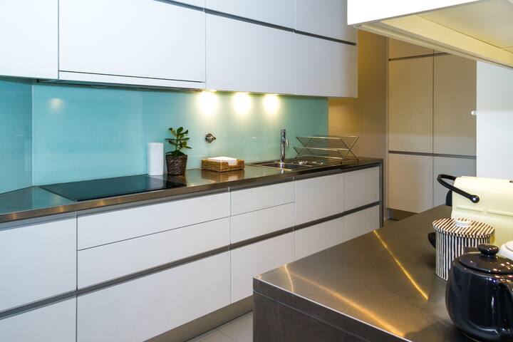 Liiiving in Matosinhos – High Sea Condo gallery image 3