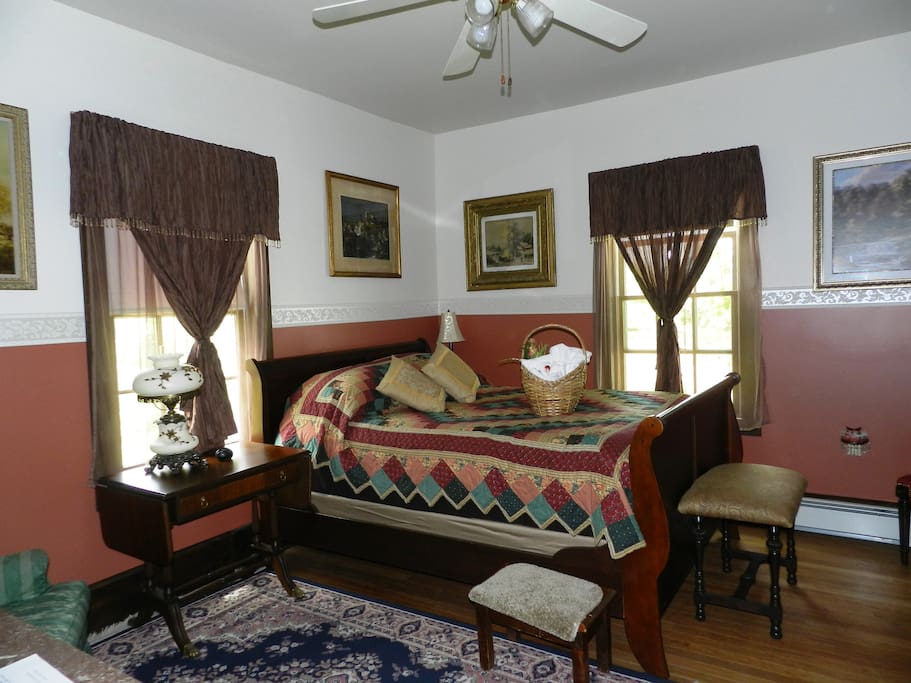 Mrs. White
Located in the rear of the house off the parlor this room offers a queen size sleigh bed and the ease of lodging on the first floor.
Private Bath