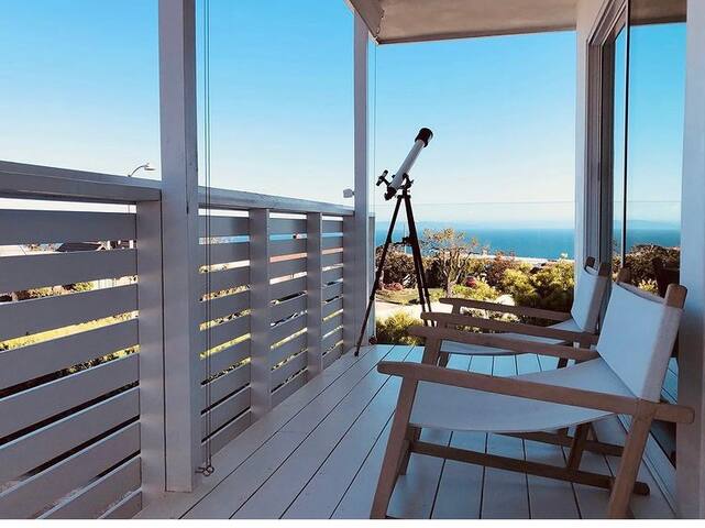 Malibu Beach House Getaway☀️✨🤍 gallery image 2