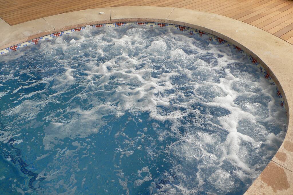 Jakuzzi (junio-septiembre)