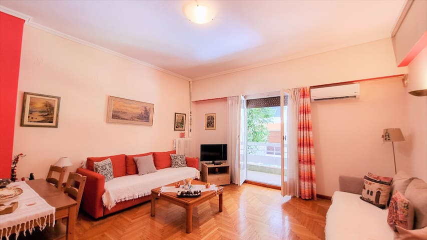 Spacious Apartment in Akropoli