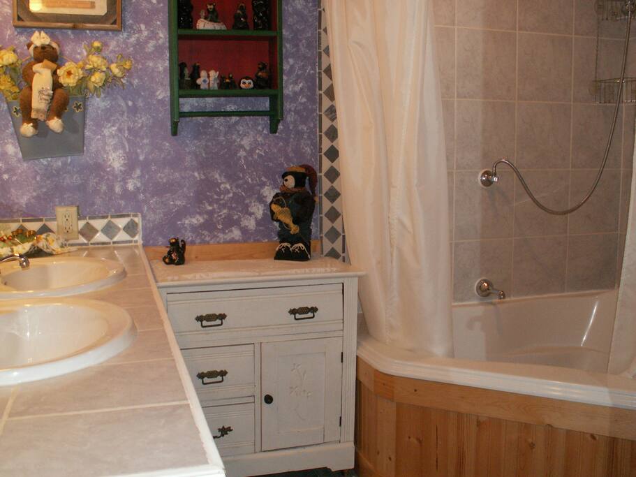 Bears Den bathroom