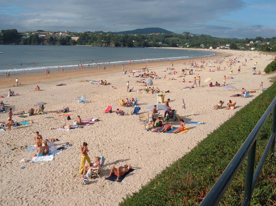 Playa Grande de Miño (1 km)