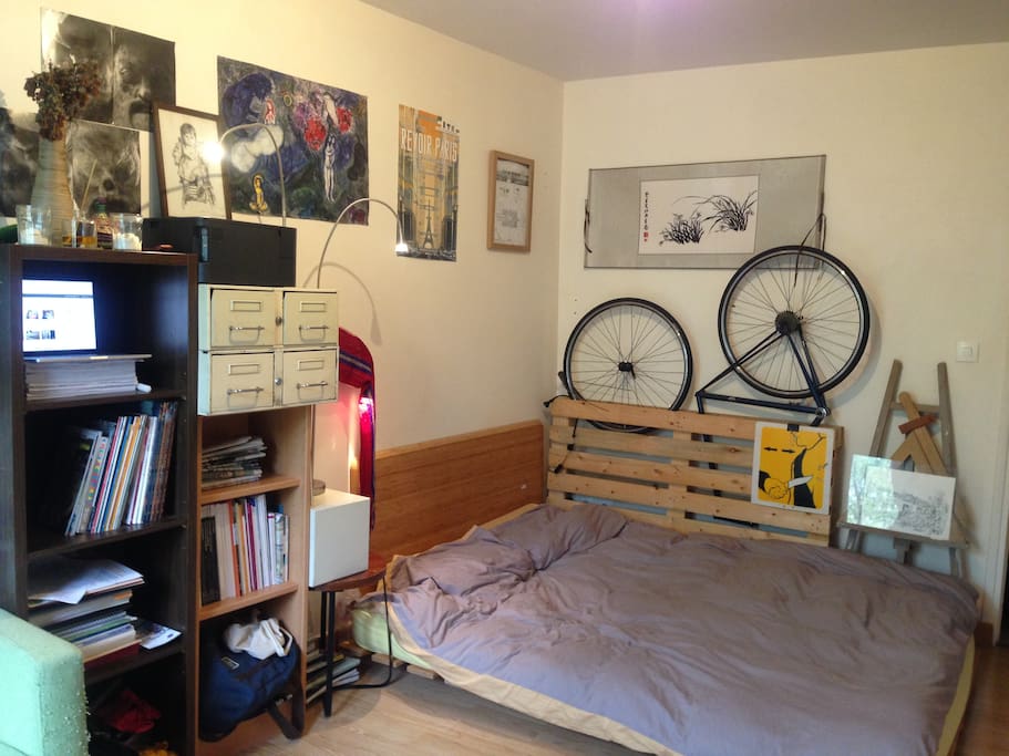 the bedroom side of the mainroom