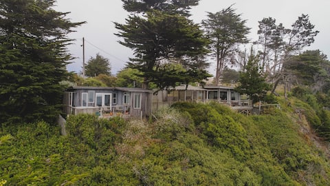 Mendocino Coast Cliffside Cottage—Sea Cloud