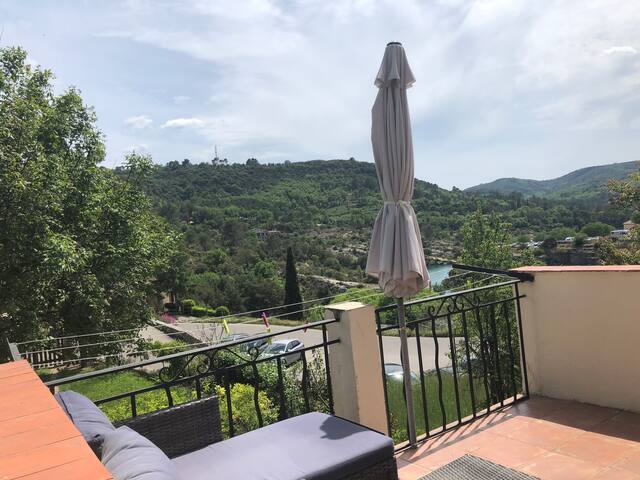 Entire home with 2 bedrooms in Lac de Sainte-Croix - Maison Amielou
Vue sur le lac