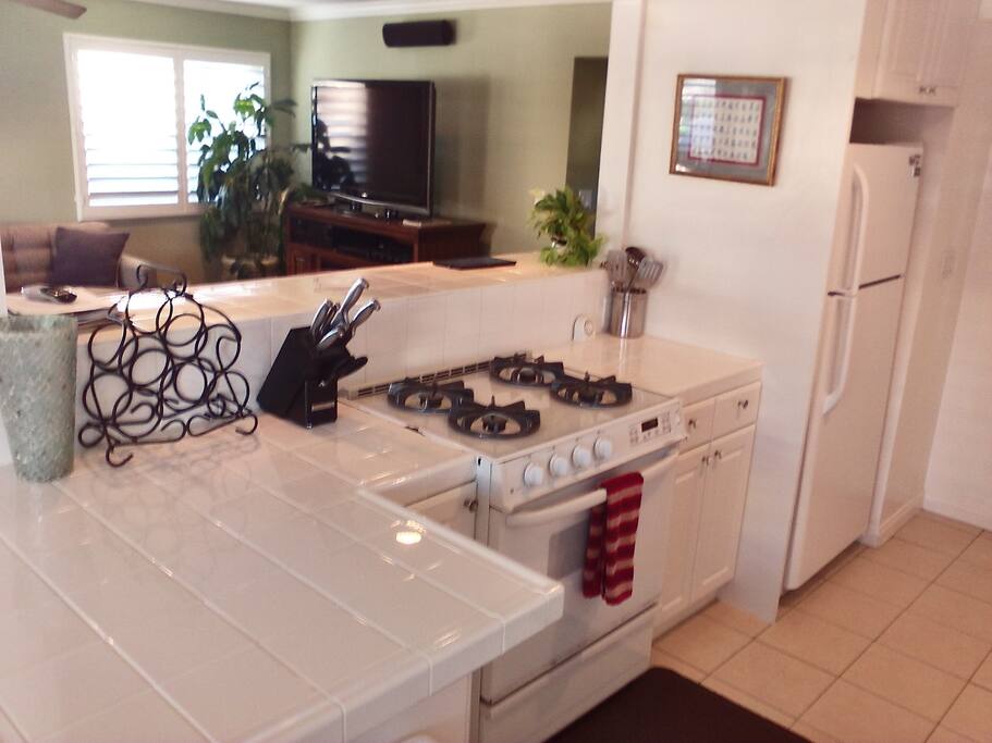Bright and Clean kitchen fully stocked