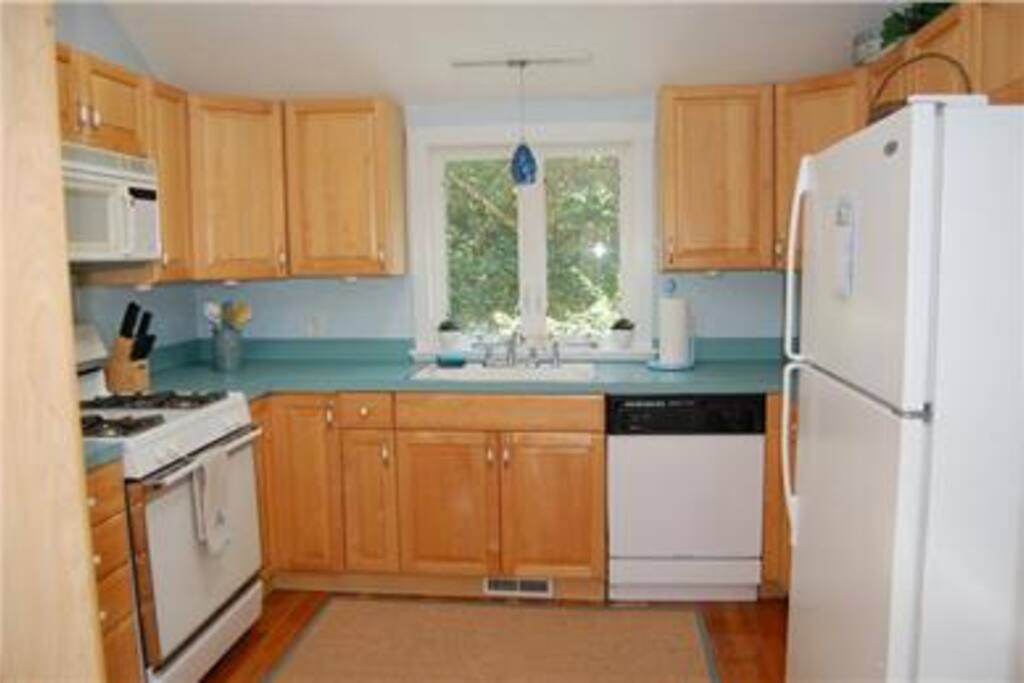 Full kitchen