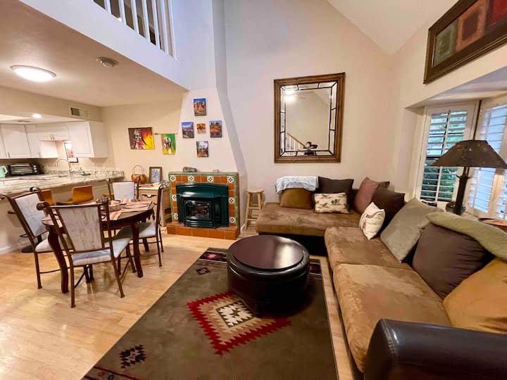 *Prime Uptown Sedona* Walk To Shopping & Dining! - Sedona, AZ