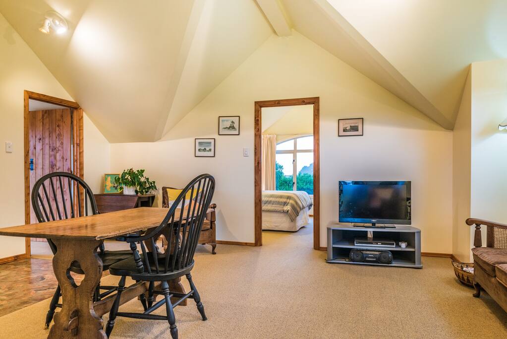 2 Bedroom FSC Apartment, Can be rented on a weekly basis.