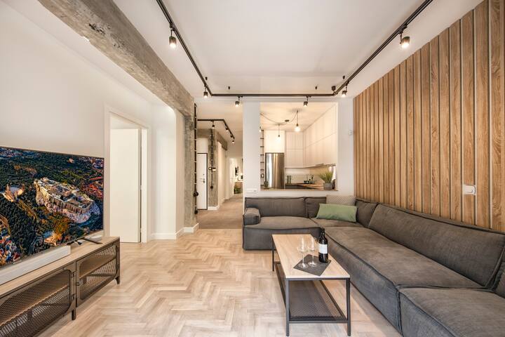 Giant Properties, inc managed Airbnb listing 2